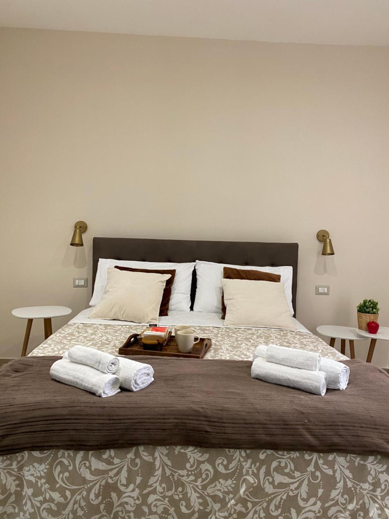 All'Imbrunire Exlusive Apartment Salerno Bagian luar foto