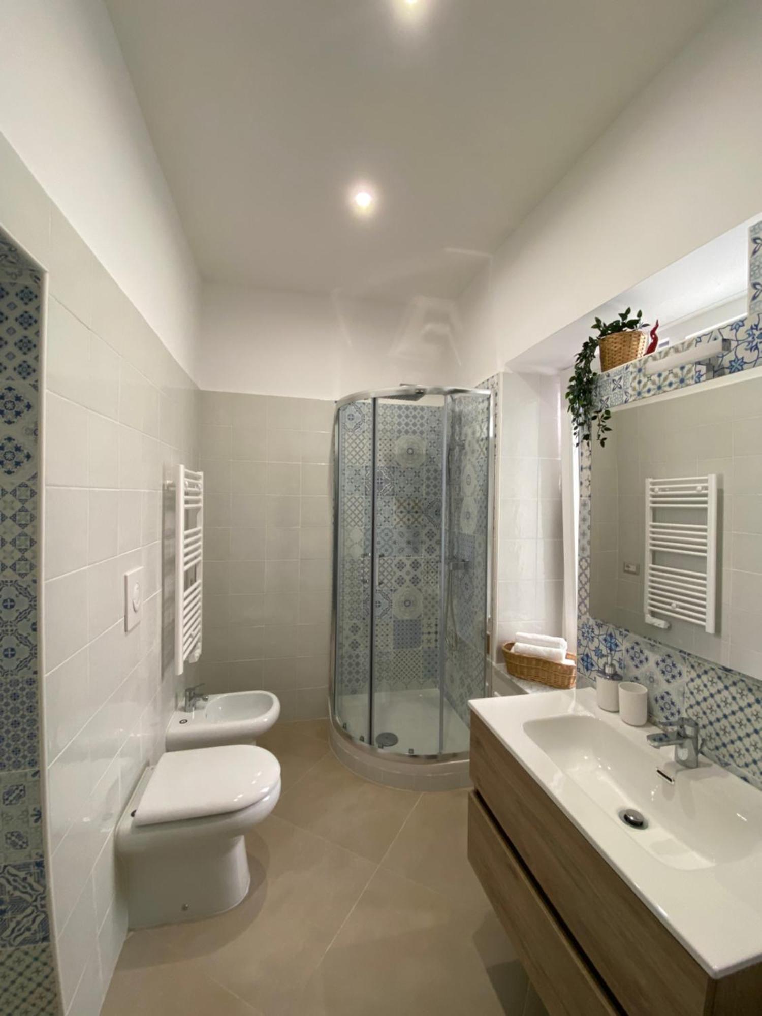 All'Imbrunire Exlusive Apartment Salerno Bagian luar foto